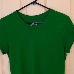 Green short sleeve Nike dri-fit